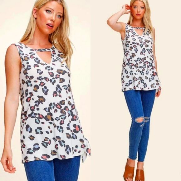 Lovely Rosetta Tops - Ivory Animal Print Key Hole Top